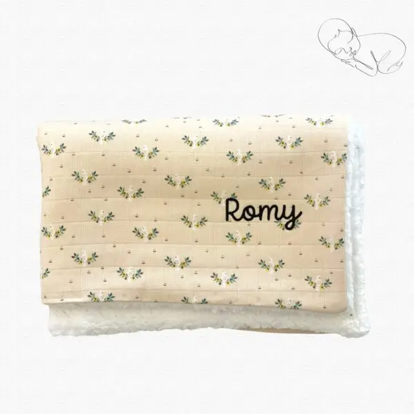 couverture bebe en sherpa motif Piou Piou personnalisée