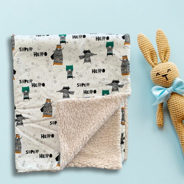couverture en sherpa pour bébé - motif super héro