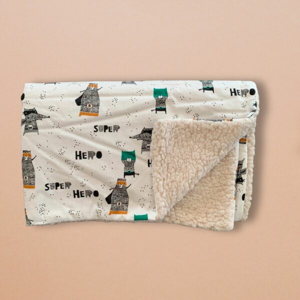couverture bébé en sherpa - motif super héro