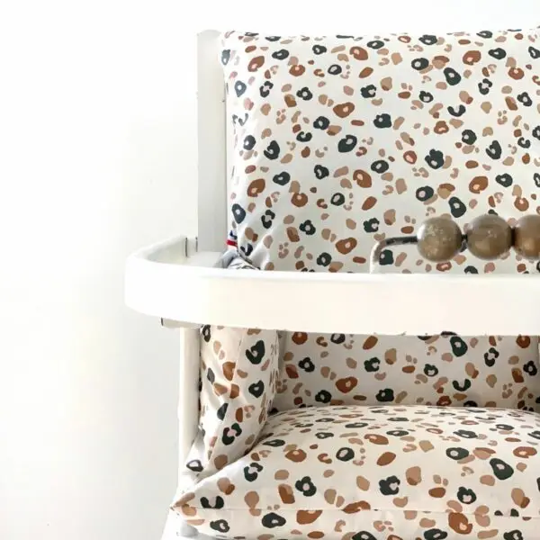 Coussin de chaise haute au motif léopard pour chaise haute Combelle