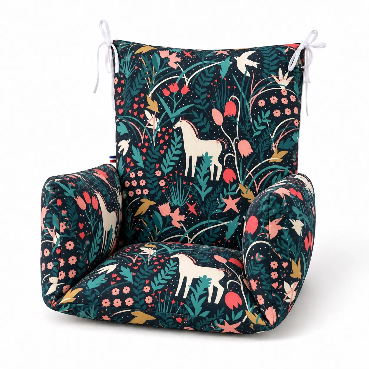 Réducteur chaise haute bois – Modèle Black Licorne 2 Coussin de chaise haute universel Black Licorne vu de trois quarts, avec dossier, assise et accoudoirs rembourrés.