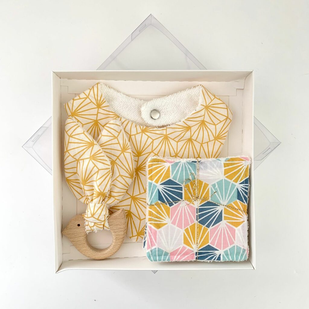 Bavoirs ronds 12 coffret de naissance modèle Origami