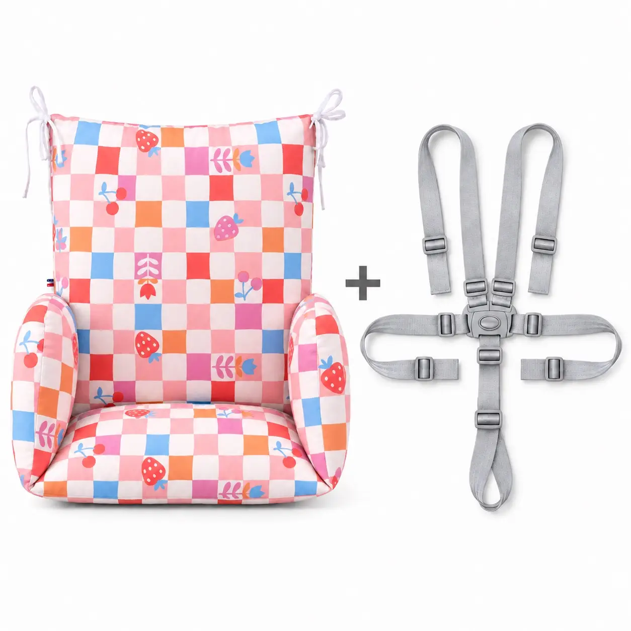 Coussin universel pour chaise haute - Modèle Elisa 3 Coussin de chaise haute universel Elisa à carreaux multicolores, présenté de face à côté d’un harnais gris à cinq points.