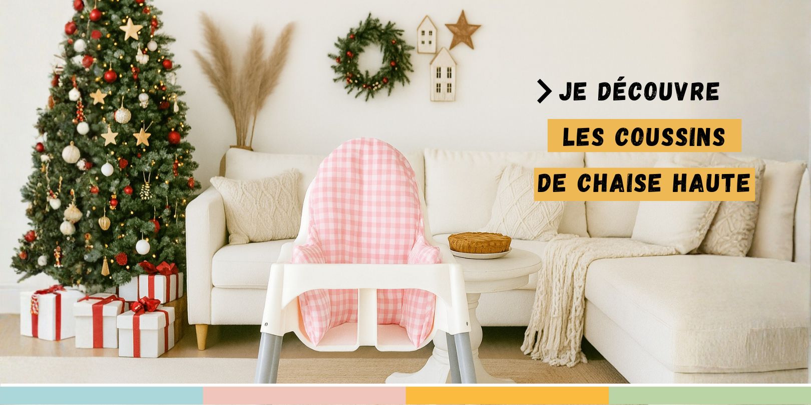 Ambiance de Noël chaleureuse et traditionnelle avec chaise haute Antilop de chez Ikea et coussin vichy rose de la marque Timouny mise en avant dans un salon cosy